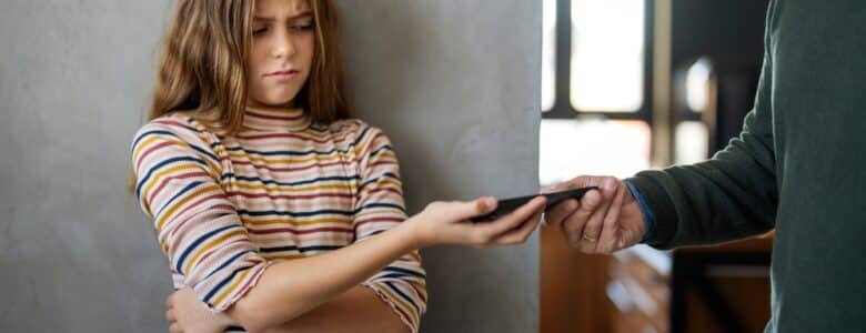 PhoneParentAndHomeWithDisciplineForChildForLimit